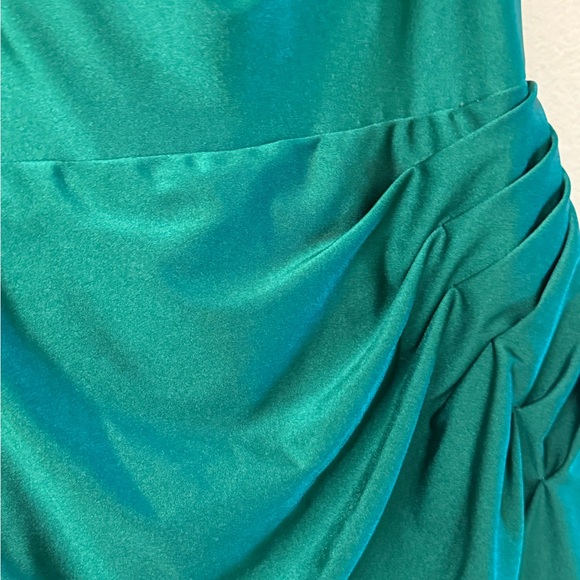 Women’s Emerald Green bridesmaid mermaid dress Barry Jay size medium - Picture 7 of 11